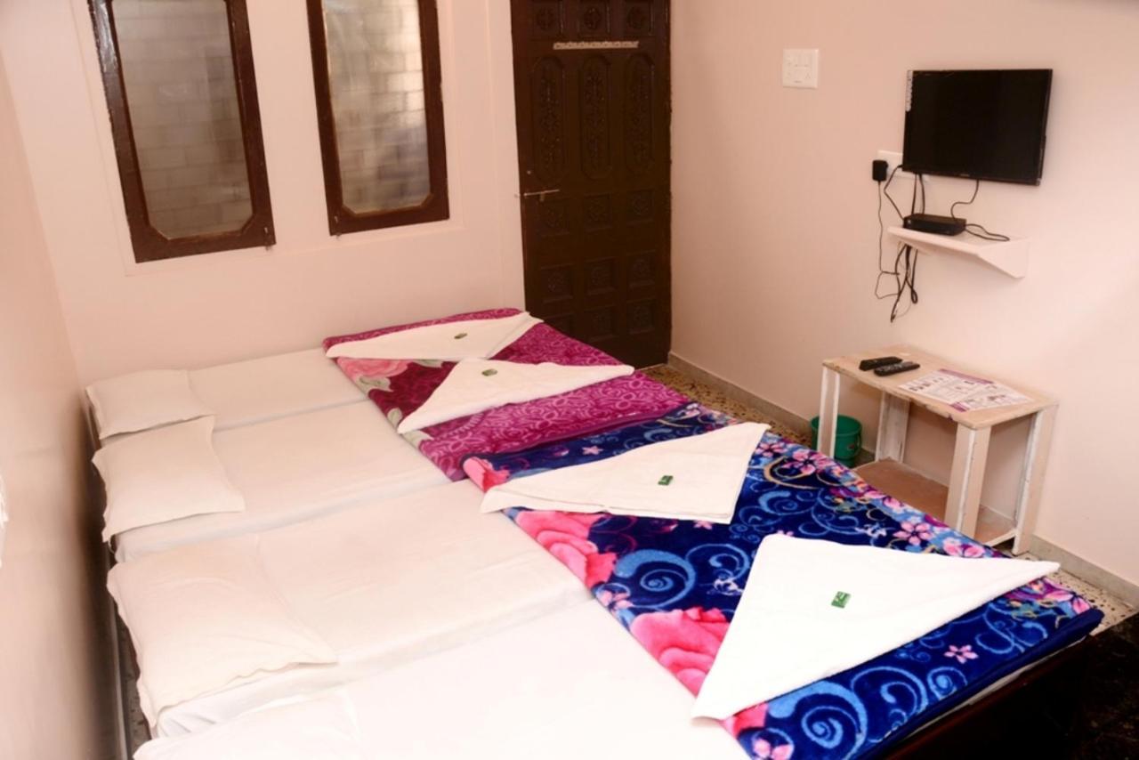 Hotel Parag Pune Esterno foto